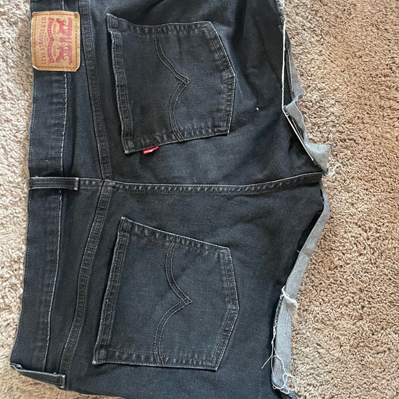 LEVIS 34 High Rise Shorts - Picture 5 of 9
